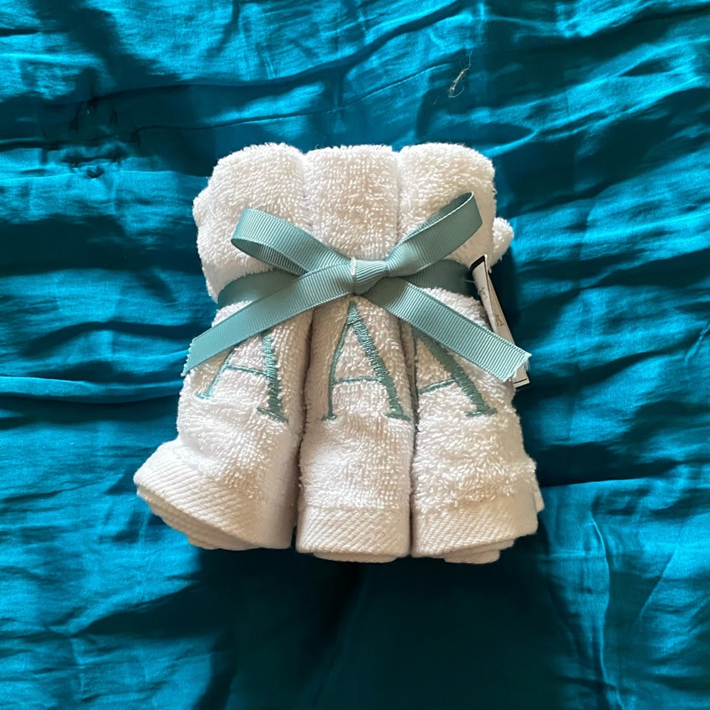 NWT Monogrammed Wascloths - Letter A